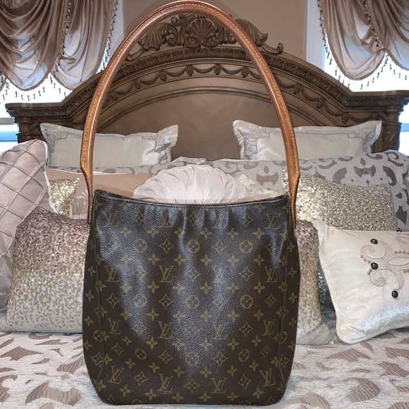 Authentic Louis Vuitton Looping GM - Picture 2 of 8